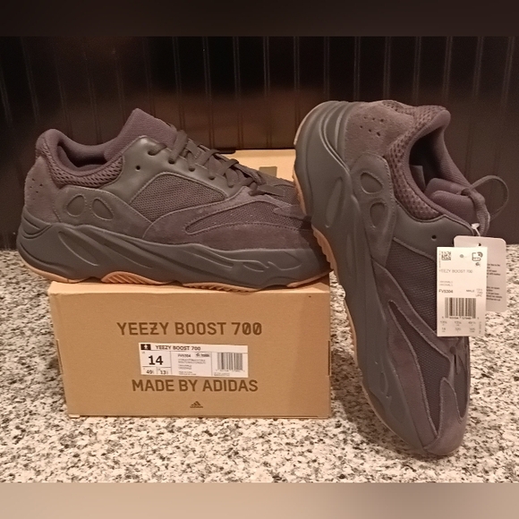 yeezy boost 700 size 14